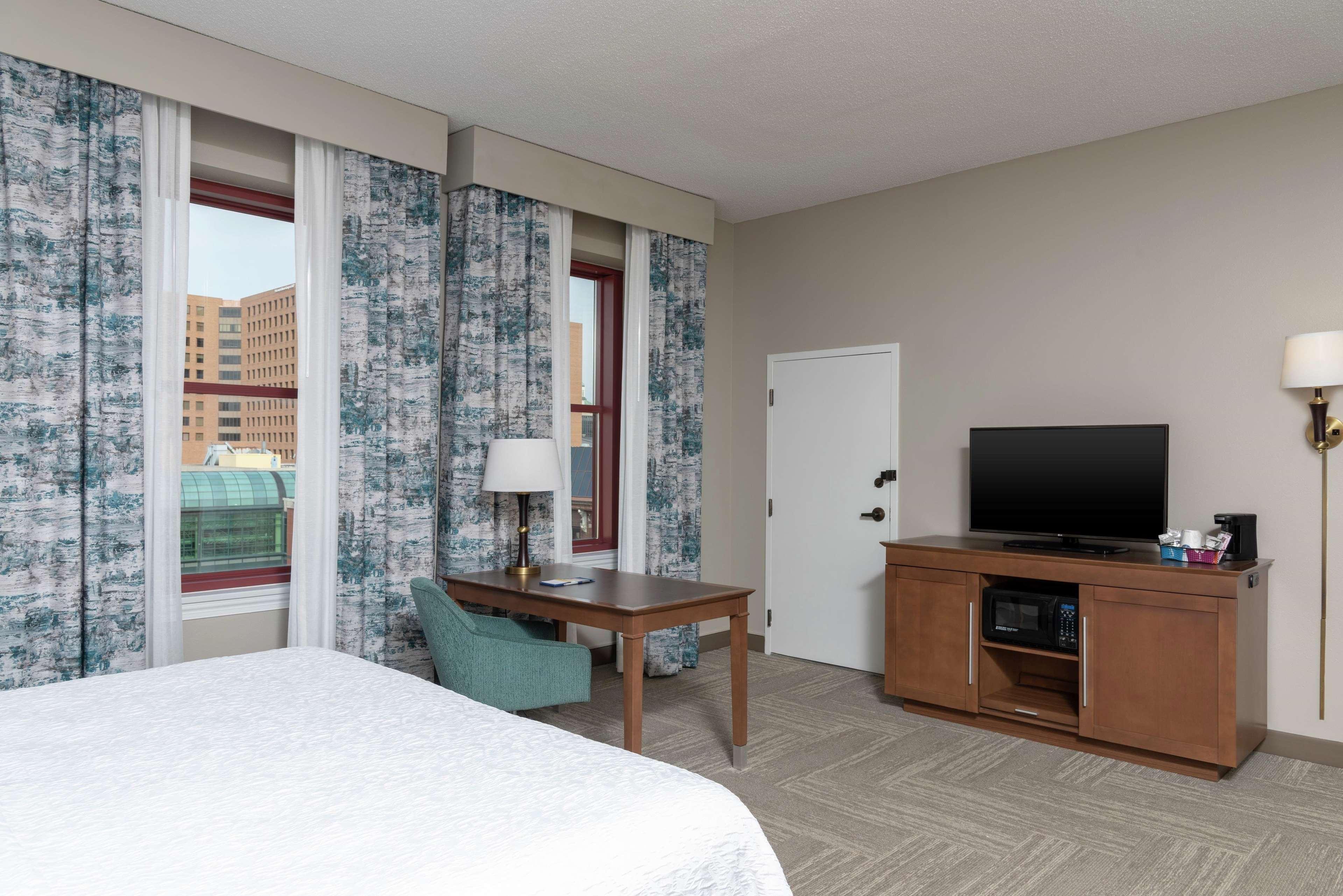 Hampton Inn Indianapolis Downtown Across From Circle Centre Esterno foto