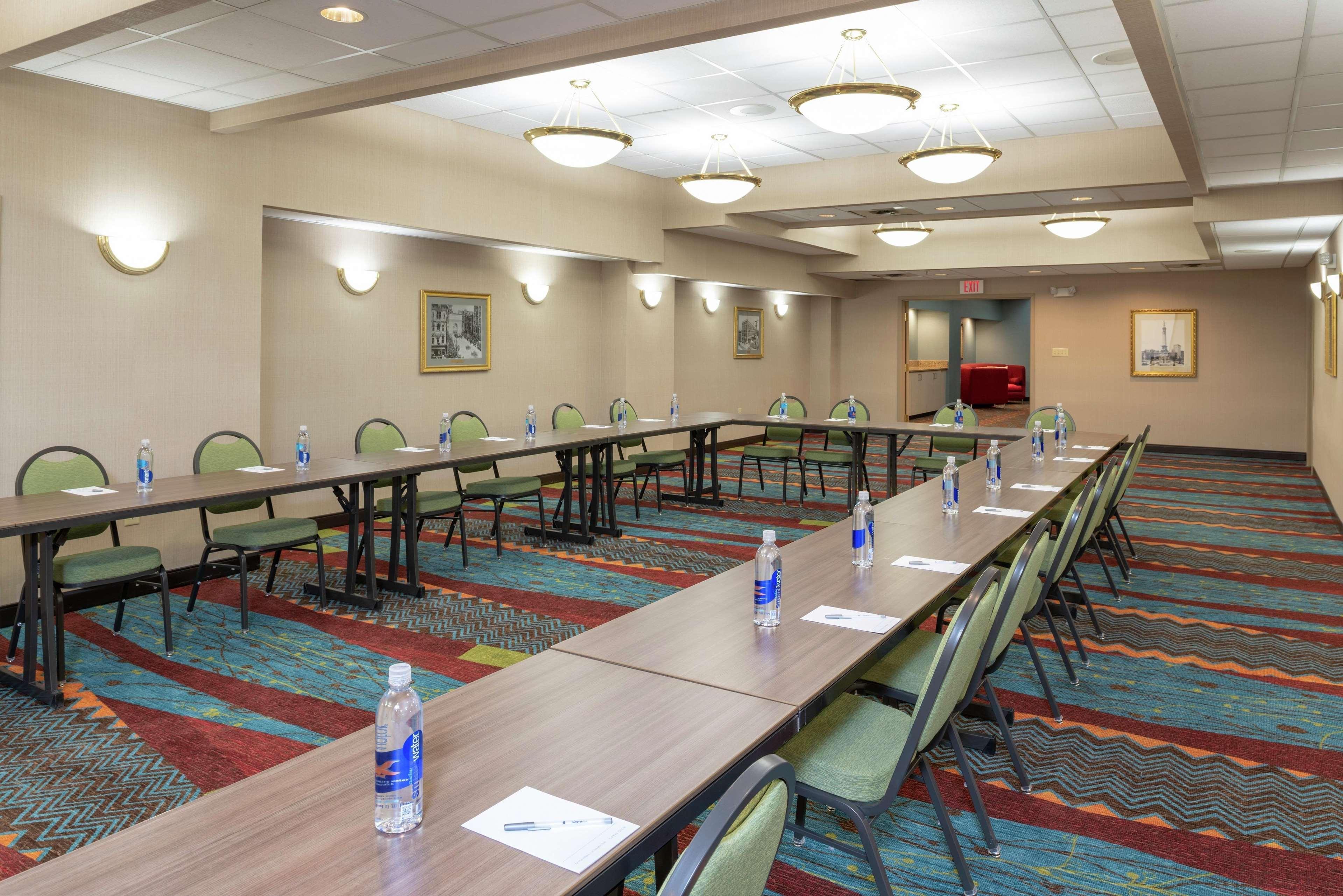 Hampton Inn Indianapolis Downtown Across From Circle Centre Affari foto