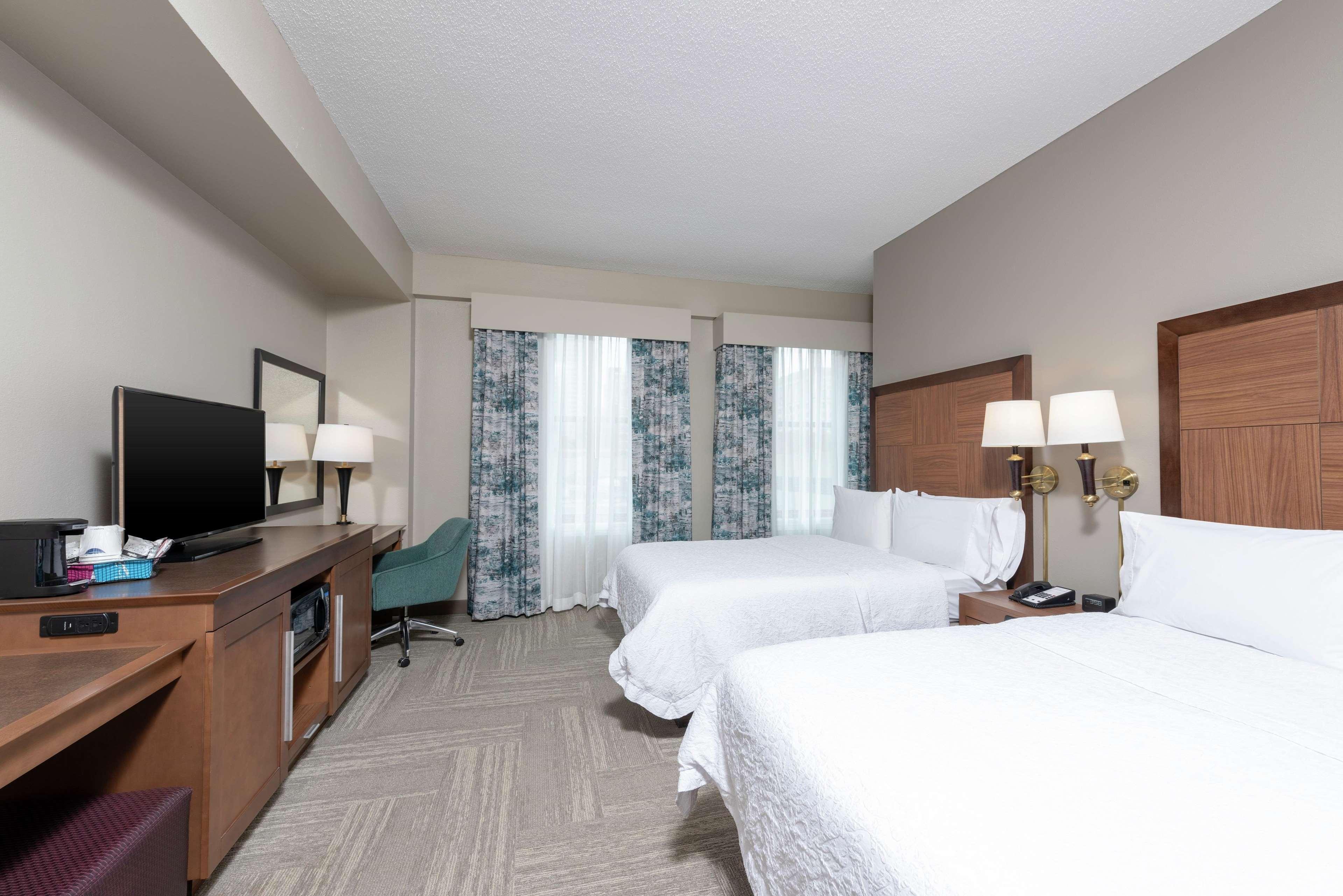 Hampton Inn Indianapolis Downtown Across From Circle Centre Esterno foto